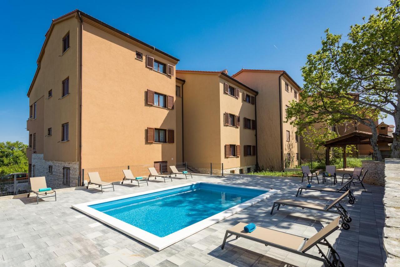 Apartments Cesare With Shared Pool ลิทซ์ยัน ภายนอก รูปภาพ