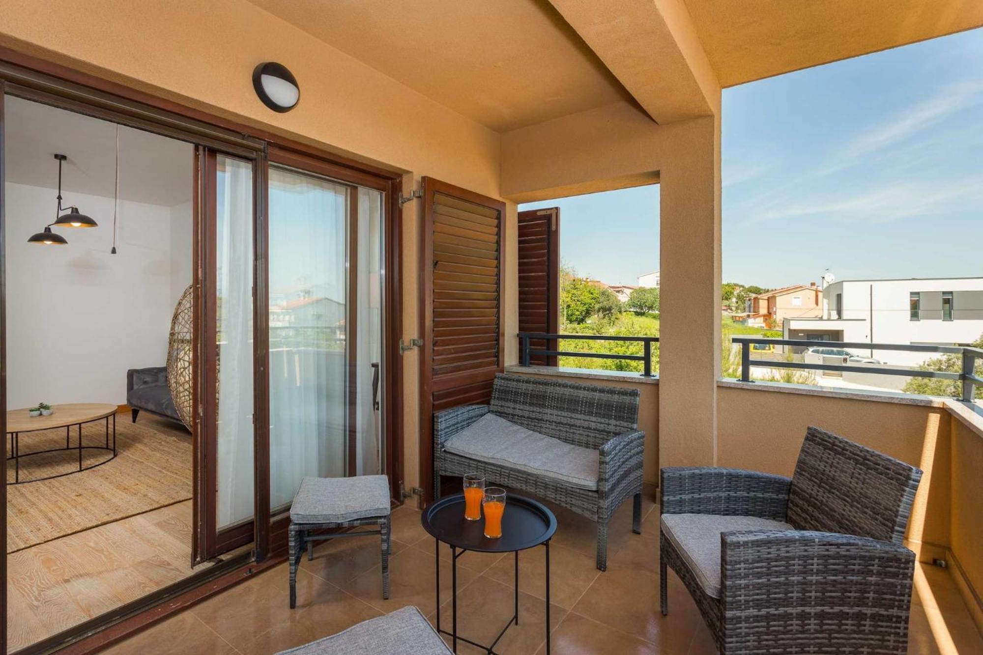 Apartments Cesare With Shared Pool ลิทซ์ยัน ภายนอก รูปภาพ