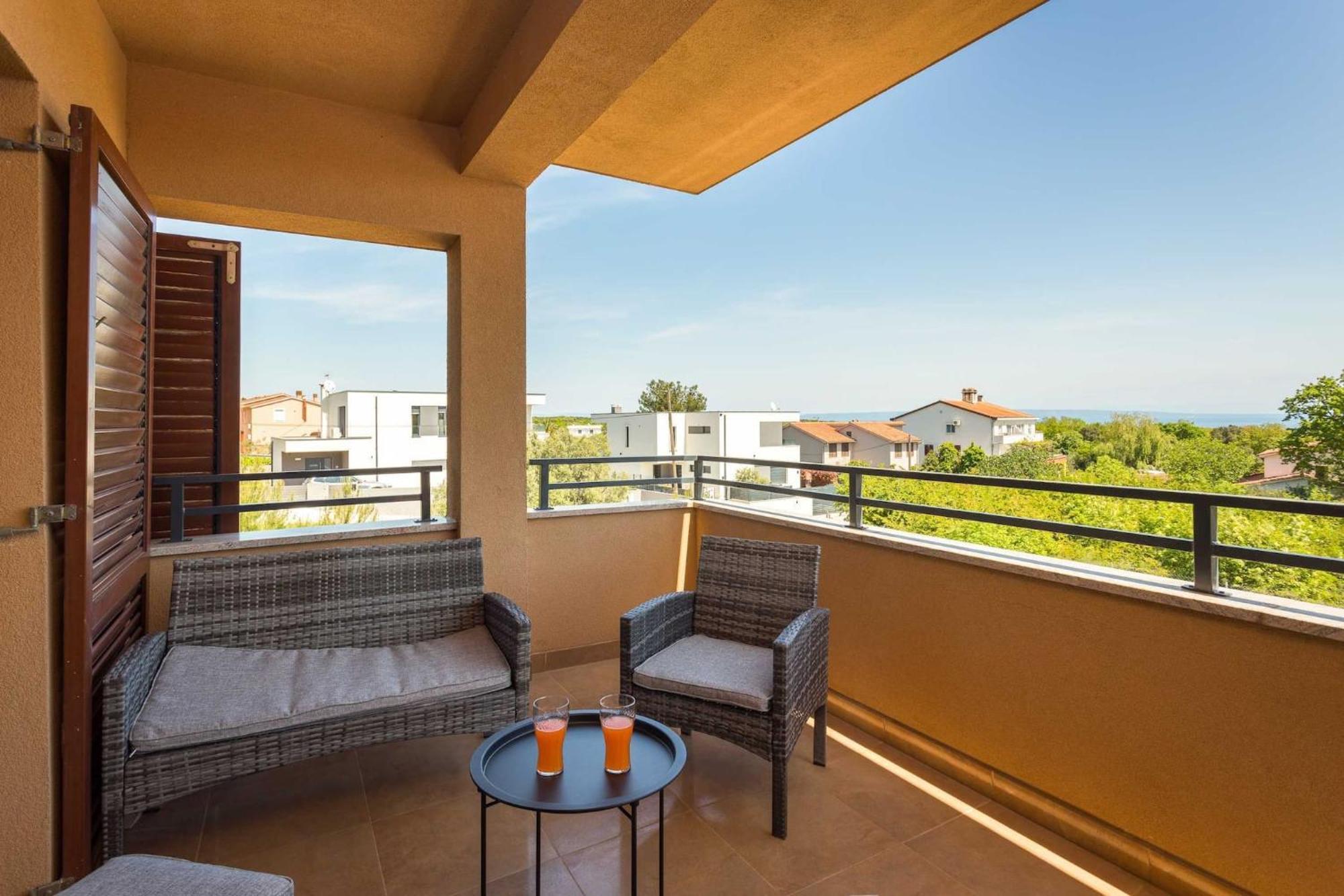 Apartments Cesare With Shared Pool ลิทซ์ยัน ภายนอก รูปภาพ